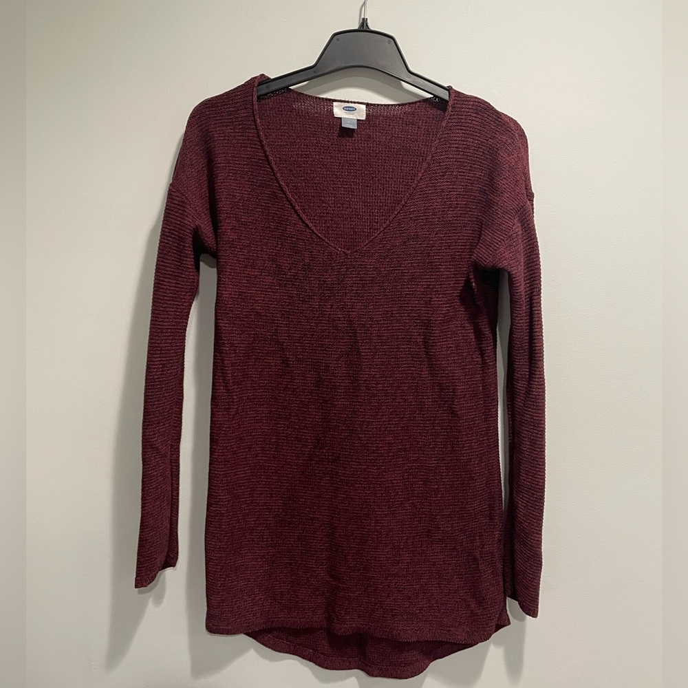 {Old Navy} women's sweater wine color v neck sweater size M
